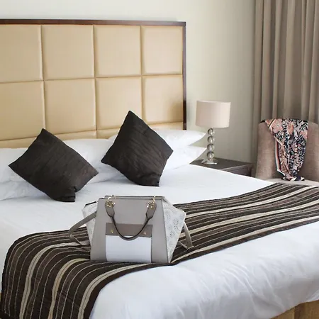 Menlo Park Hotel 4*