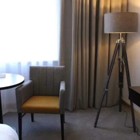 Menlo Park Hotel