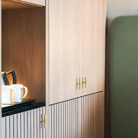 Menlo Park Hotel 4*