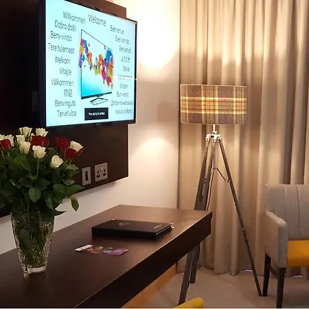 Menlo Park Hotel 4*
